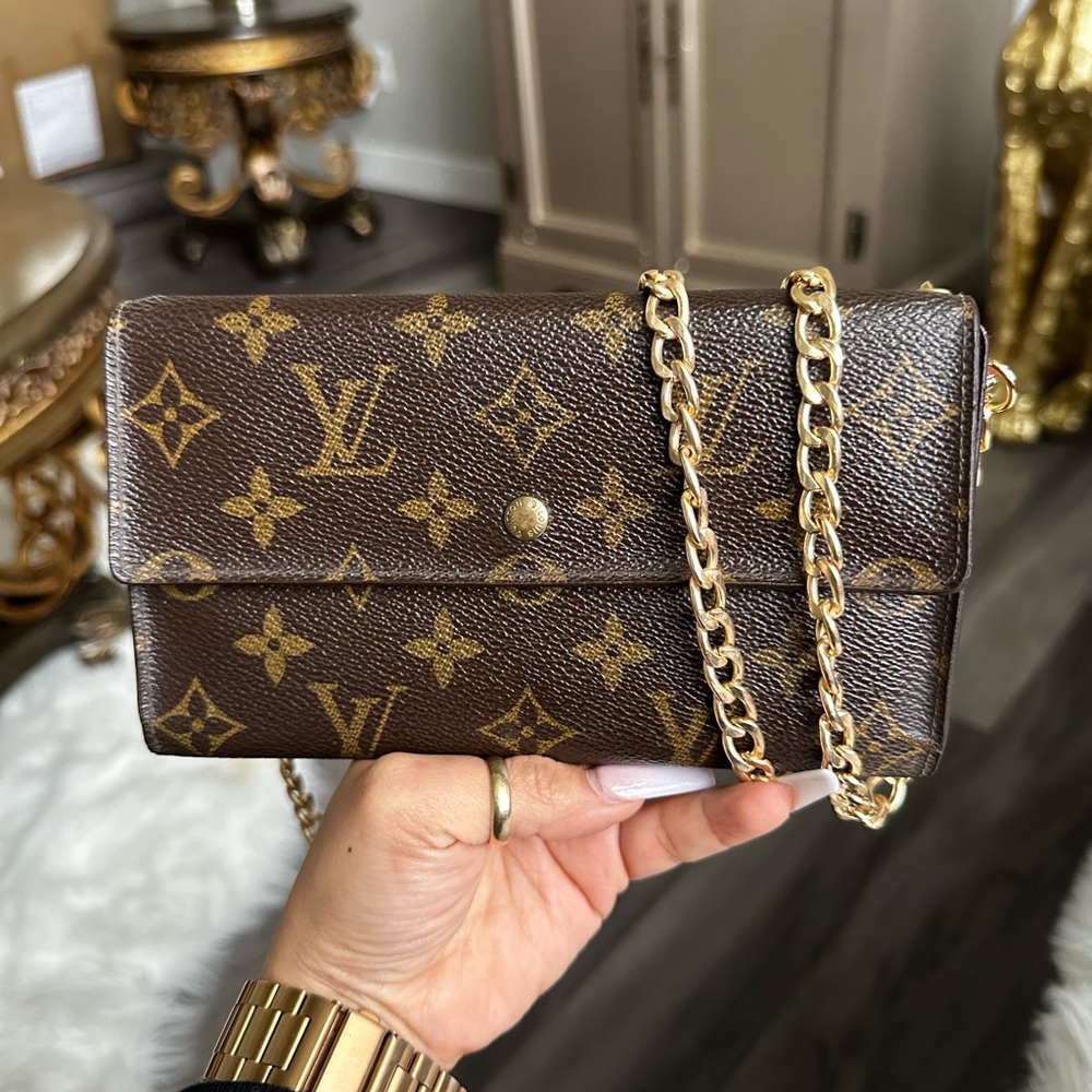 Louis Vuitton international crossbody. #MI1923 - Picture 1 of 8